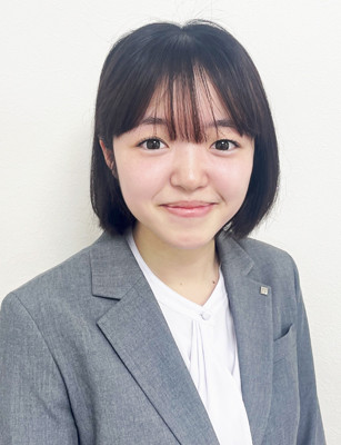 秋山　陽菜 (あきやま　ひな)