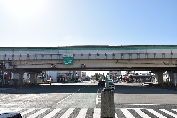 姫路バイパス「姫路南口」下車。