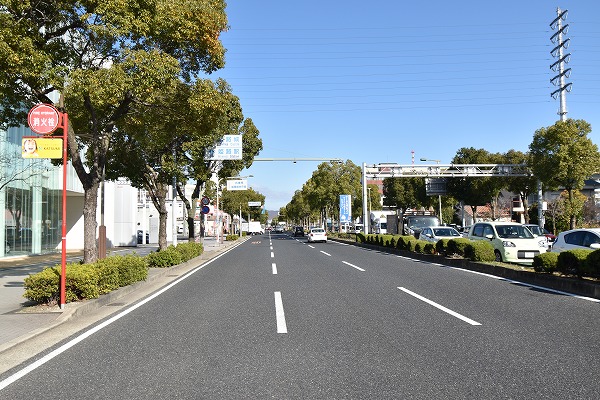 南大路をＪＲ姫路駅方面に390ｍ北へ進みます。