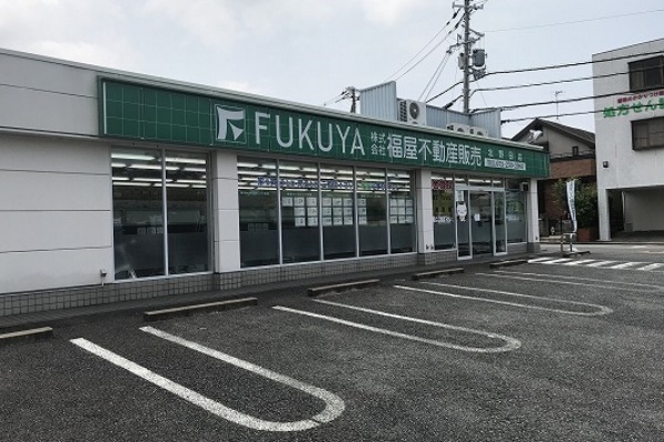 そのまま直進して頂くと左手に福屋不動産販売 北野田店がございます。 そのまま直進して頂くと左手に福屋不動産販売 北野田店がございます。