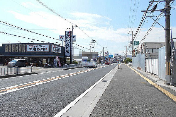 ⑨国道2号線沿い丸亀製麺さんが見えますとナナメ向かいが当社です。 ⑨国道2号線沿い丸亀製麺さんが見えますとナナメ向かいが当社です。
