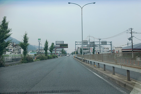 五条通り(1号線)京都東インター出口付近