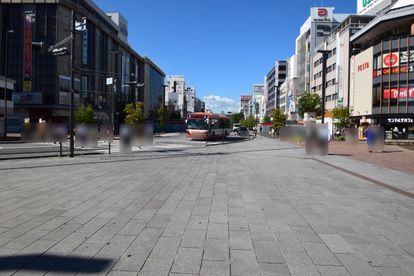 大手前通に出ます。