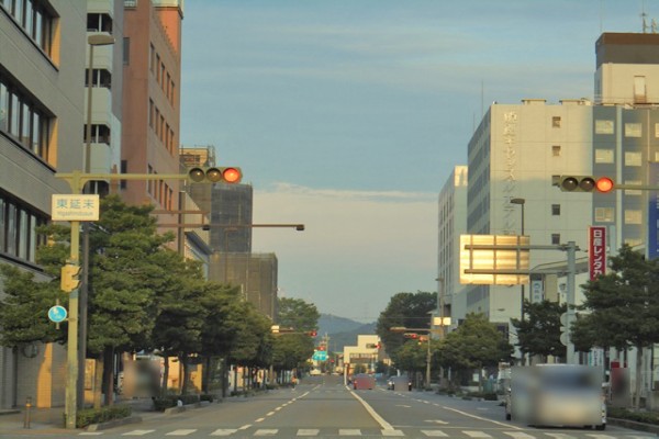 「東延末」交差点を左折します。目印は南西角のローソンです。