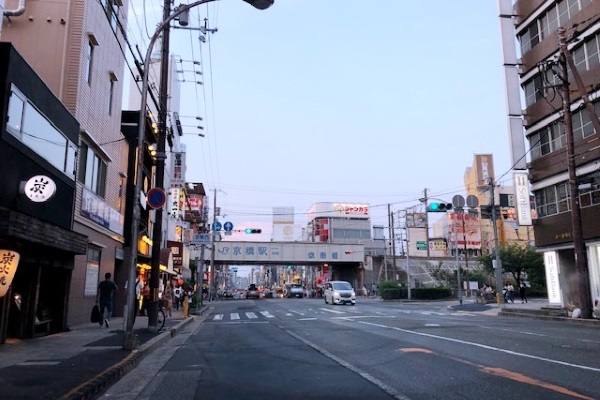 国道1号線を直進して頂きまして右手に弊社がございます。 国道1号線を直進して頂きまして右手に弊社がございます。
