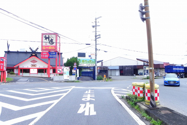 香芝インターチェンジを右折して国道54号に入る 香芝インターチェンジを右折して国道54号に入る