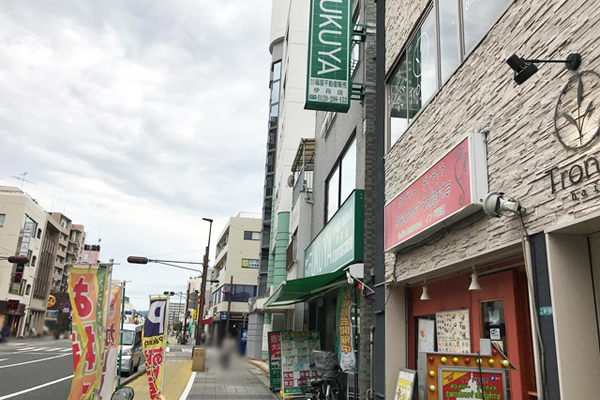 100ｍ程まっすぐ進んでいただければ