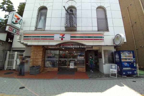 大阪メトロ谷町線5号出口から出てください。
目の前にセブンイレブンがございますのでそのまま約300m直進してください。 大阪メトロ谷町線5号出口から出てください。
目の前にセブンイレブンがございますのでそのまま約300m直進してください。