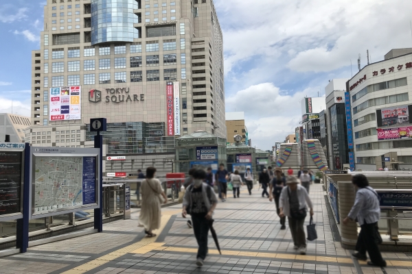 そのまま約600m直進して下さい。 そのまま約600m直進して下さい。