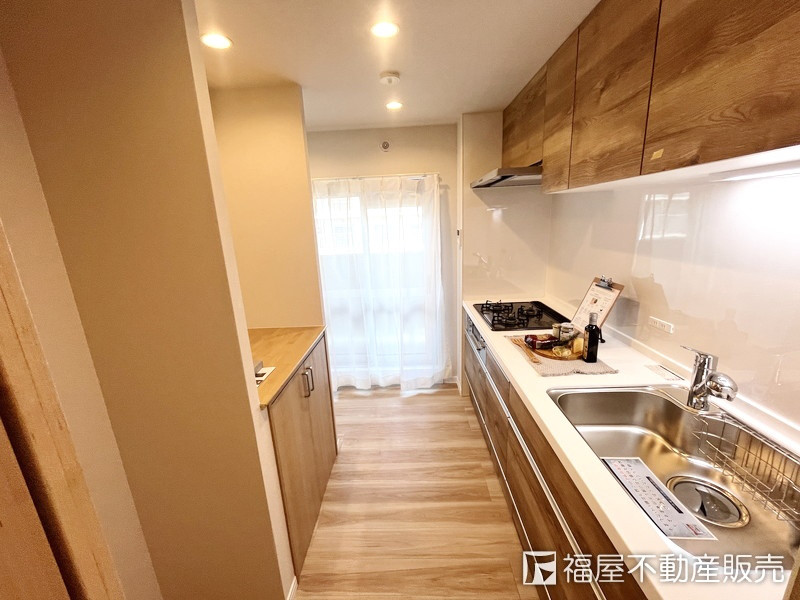 不毛の大地4枚 いきいきパズル 紅葉から覗く壮大な富士（山梨）【通販限定