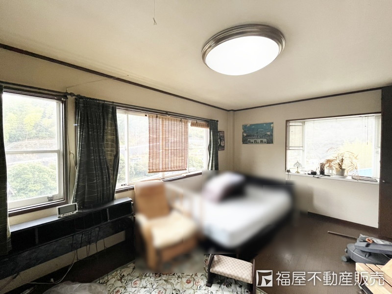 detached 大字尺代